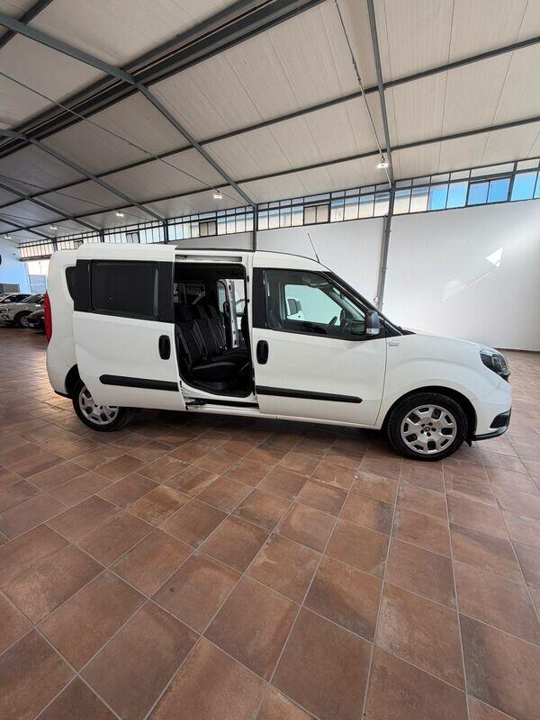 FIAT DOBLO' MAXI 1.6 120cv AUTOCARRO 5 POSTI
