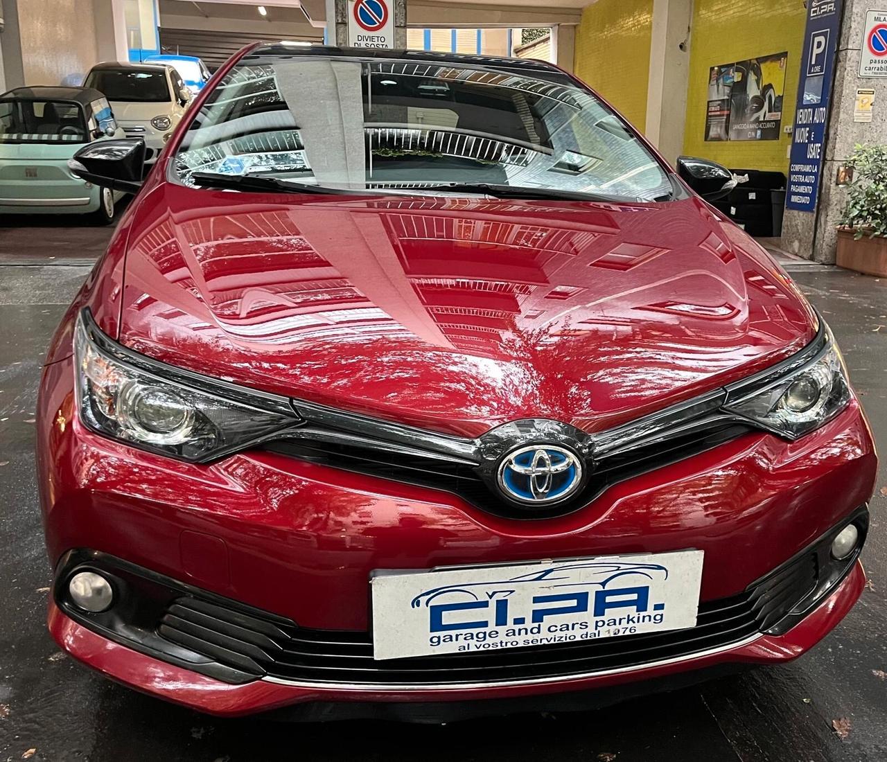 Toyota Auris 1.8 Hybrid Lounge