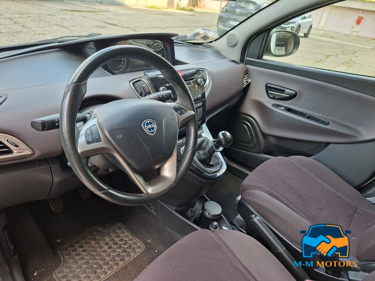 Lancia Ypsilon 5 Porte Ypsilon 1.2 8v Platinum 69cv E6