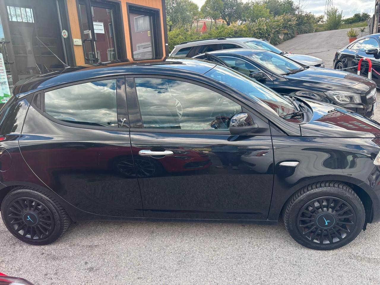 Lancia Ypsilon 1.2 69 CV 5 porte GPL Ecochic Gold