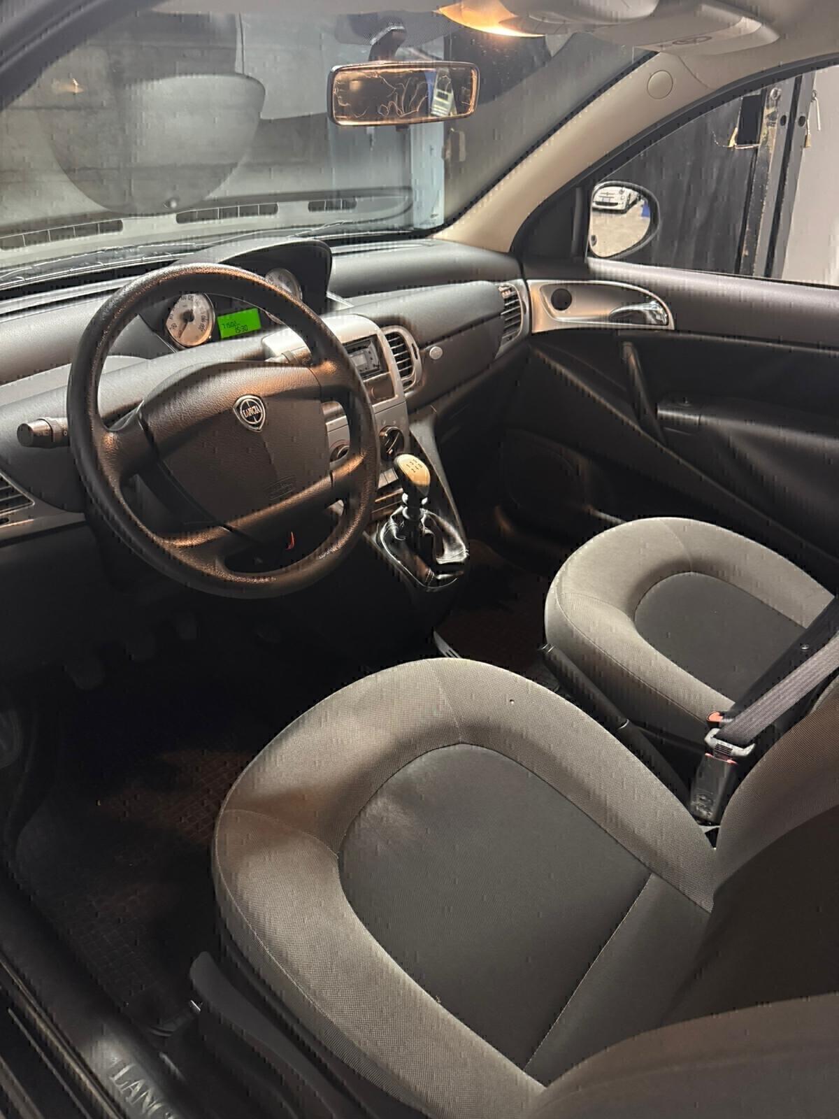 Lancia Ypsilon 1.2 2009 euro 4