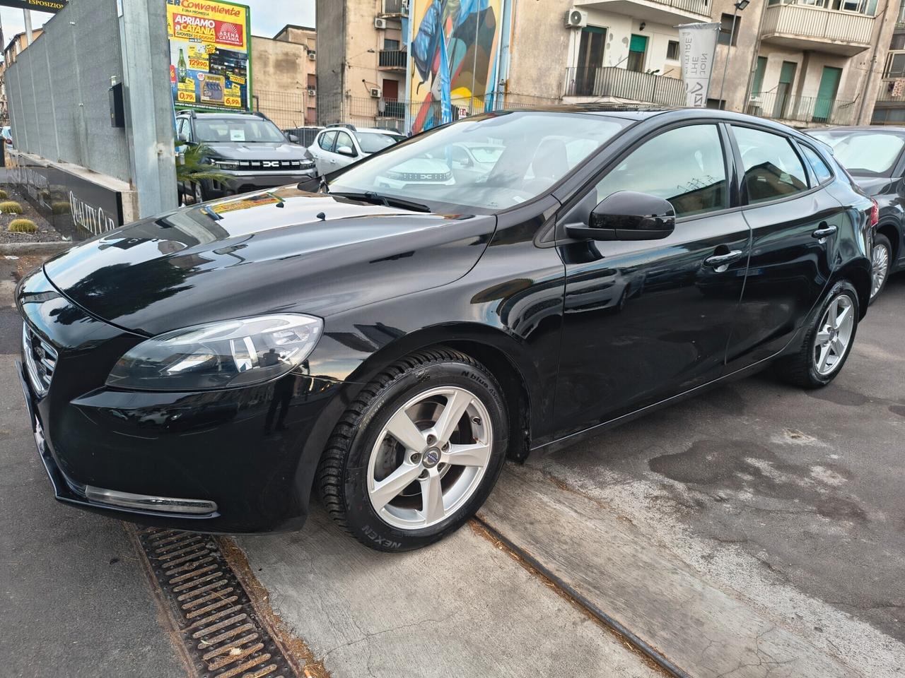 VOLVO V40 2.0 DIESEL SOLO 130.000 KM ANNO 2015