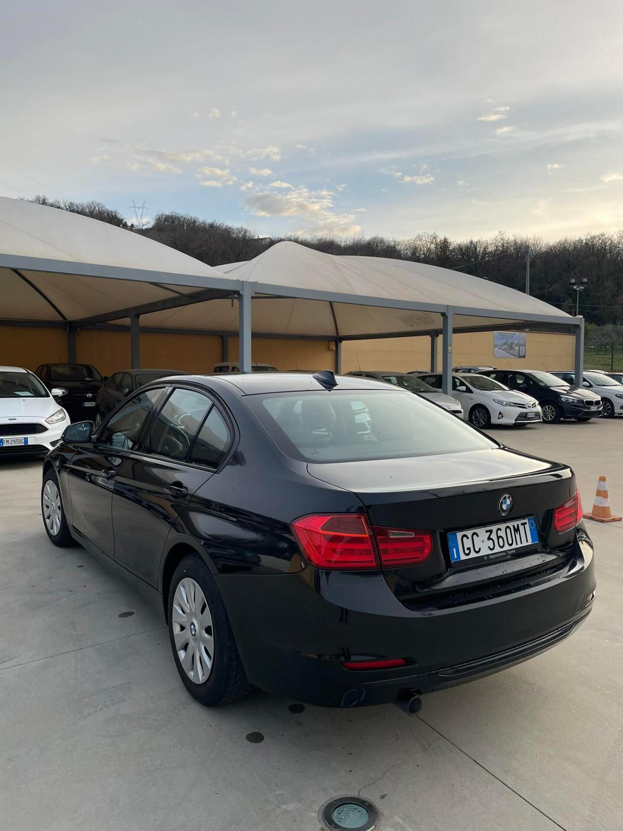 Bmw 318 BMW 318d 2.0 Sport 136cv