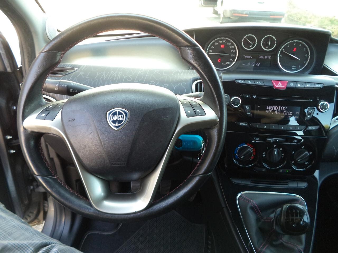 Lancia Ypsilon 1.2 69 CV 5 porte GPL Ecochic Elefantino OK NEOPATENTATI