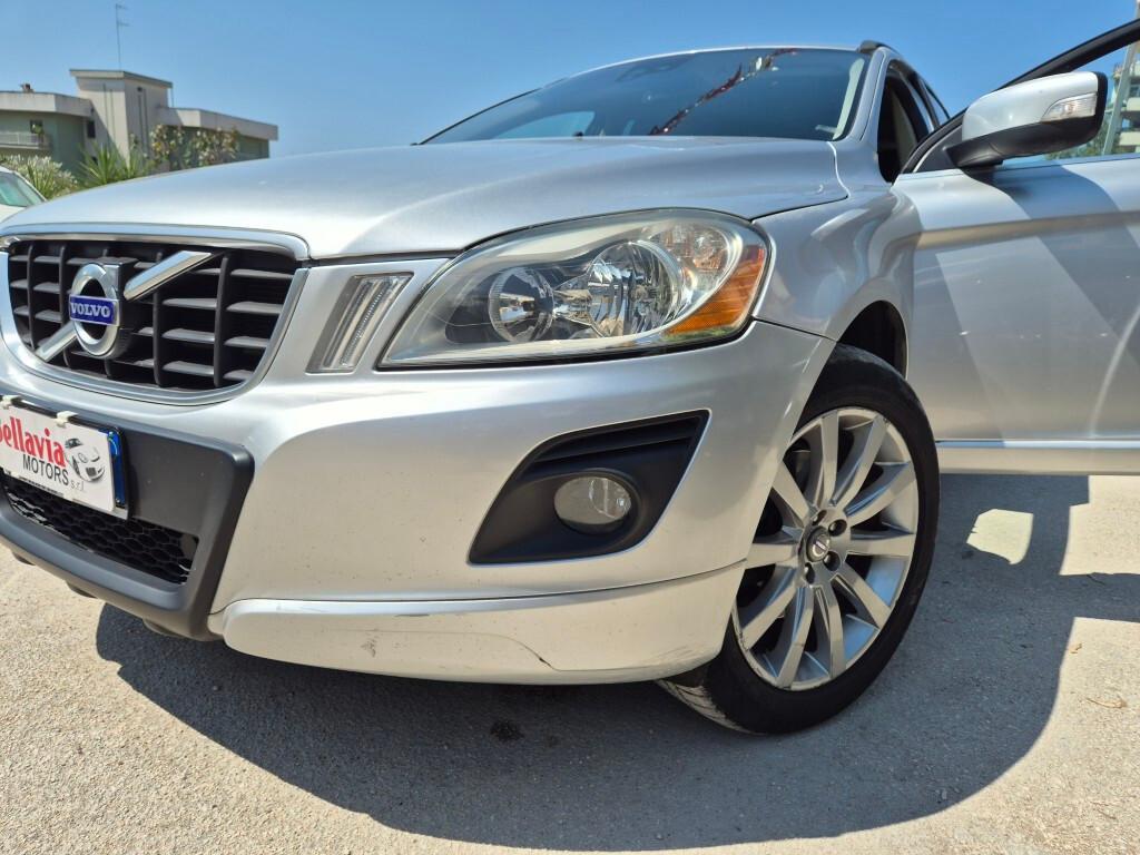 Volvo XC60 D5 AWD 205cv Geartronic Momentum