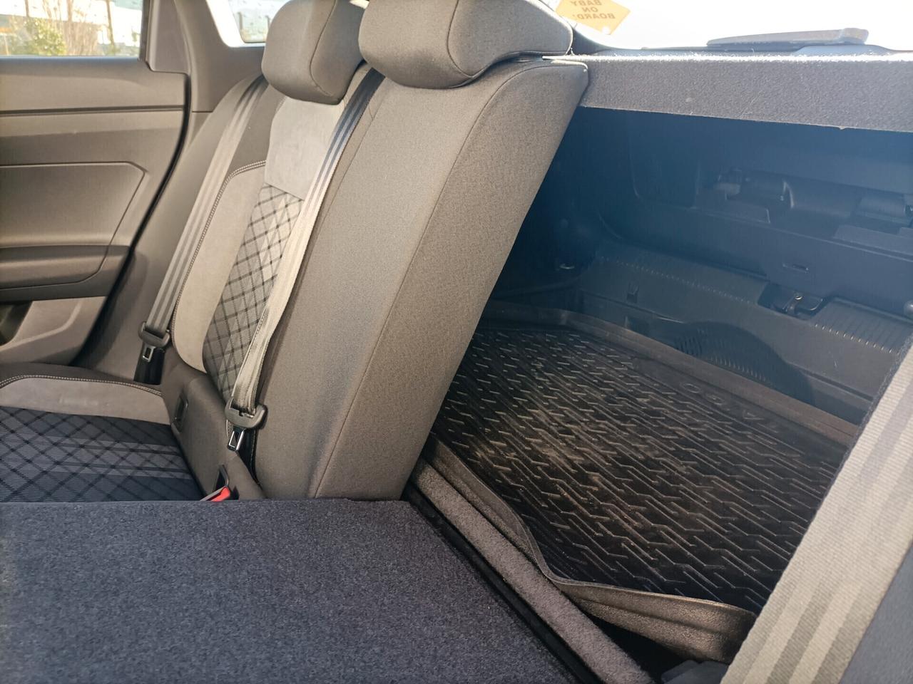 Volkswagen Taigo 1.0 TSI 110 CV DSG R-Line