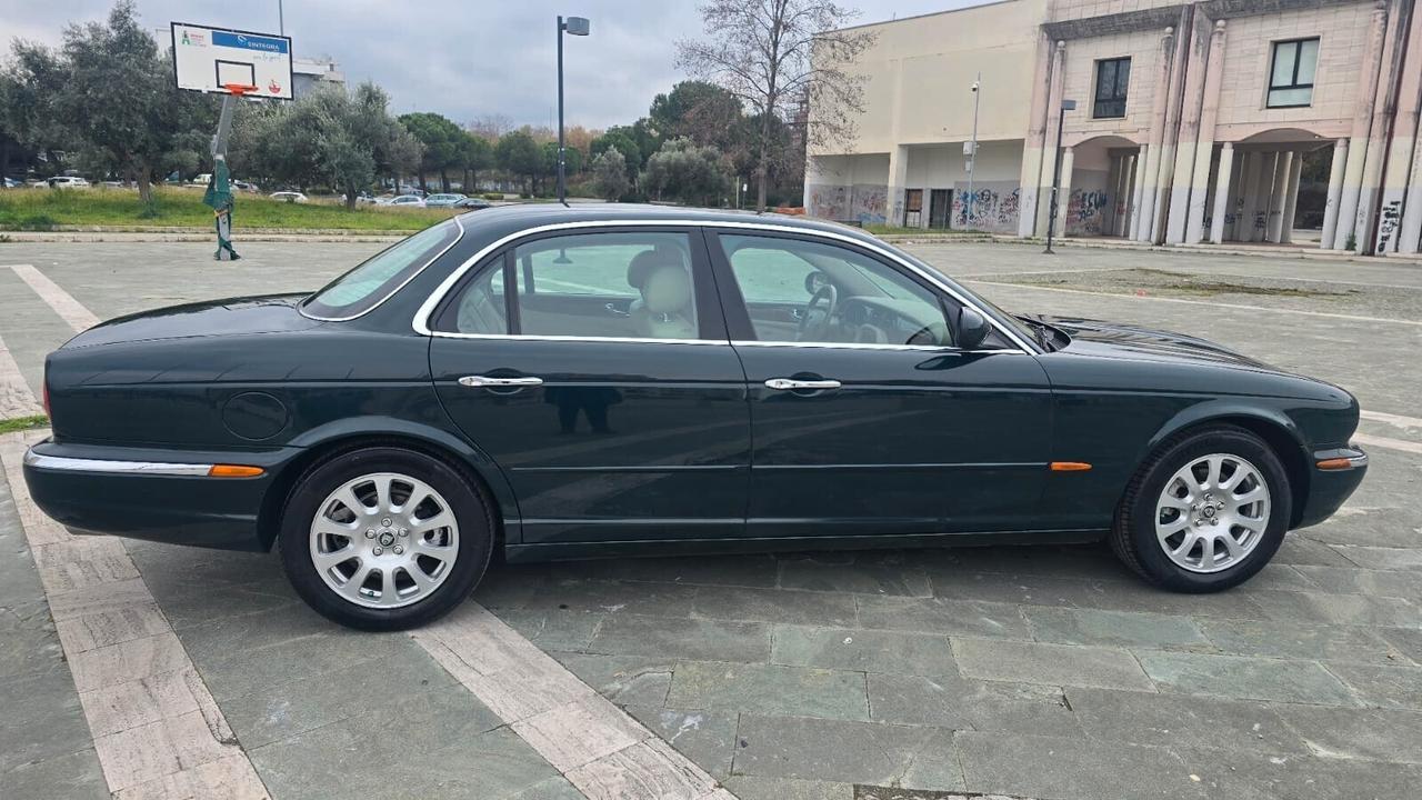 Jaguar XJ6 3.0 V6 cat 235CV A.S.I.