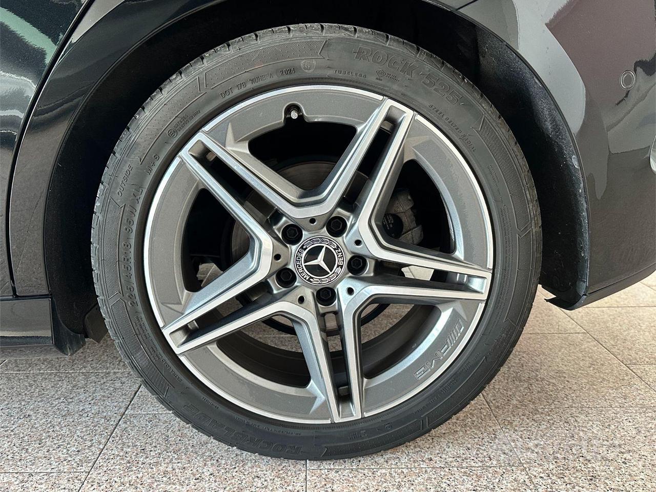 Mercedes-Benz B 180d Premium AMG - 114.000km