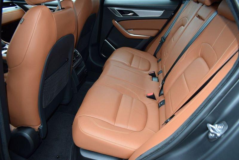 Jaguar F-Pace 2.0 D 204 CV AWD aut. R-Dynamic SE