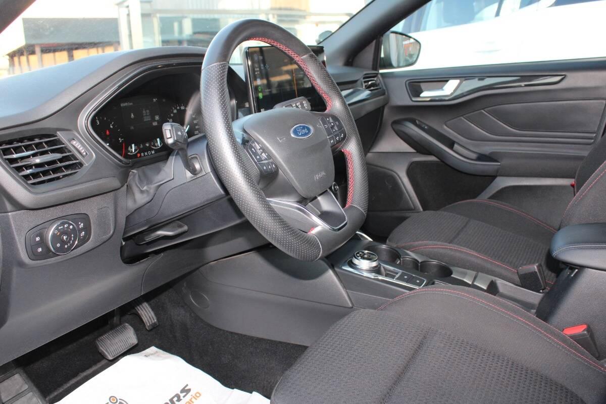 Ford Focus Wagon 1.5 ecoblue ST-Line 115cv AUTO con Navi e CarPlay