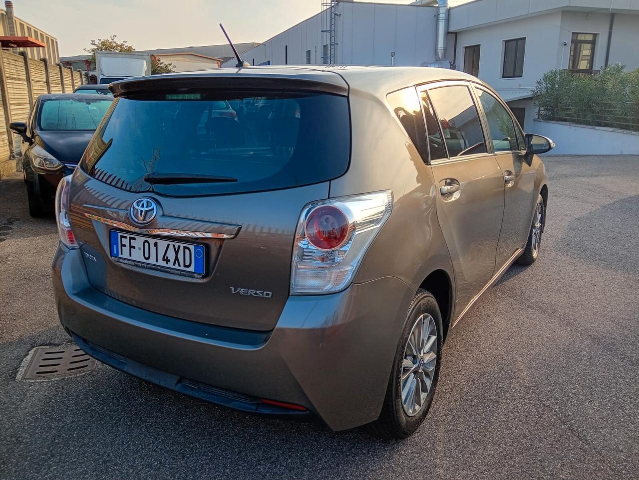 Toyota Verso 1.6 D-4D Style