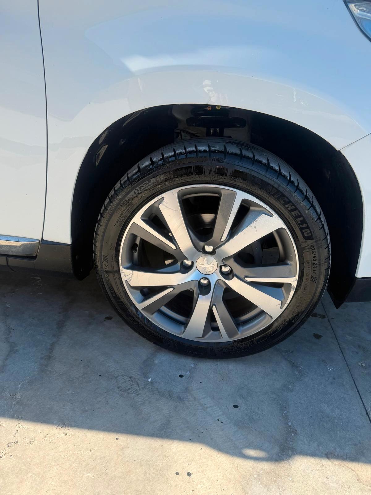 Peugeot 2008 1.6 e-HDi 92 CV Stop&Start Allure