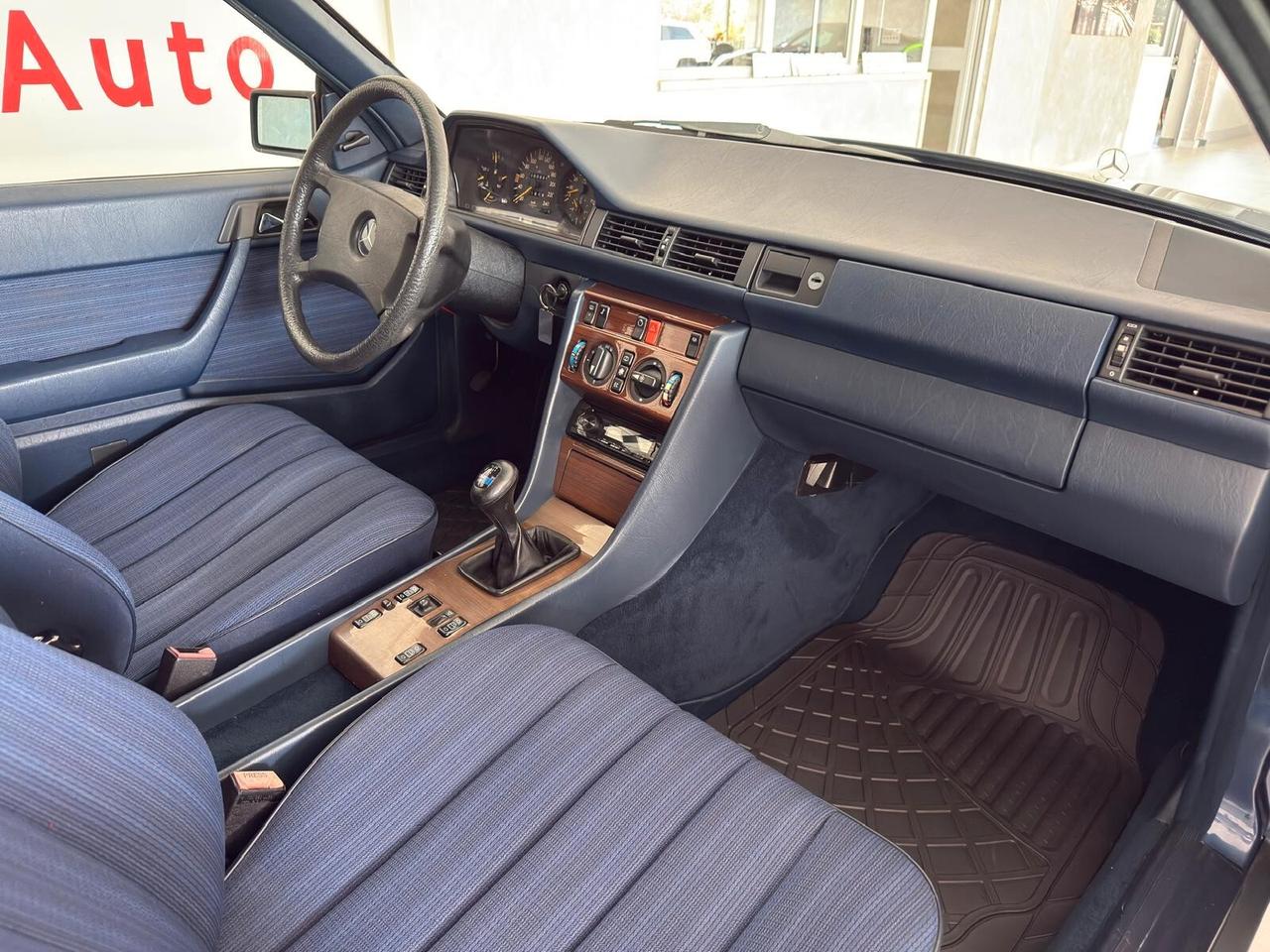 Mercedes E 300 CE Coupe