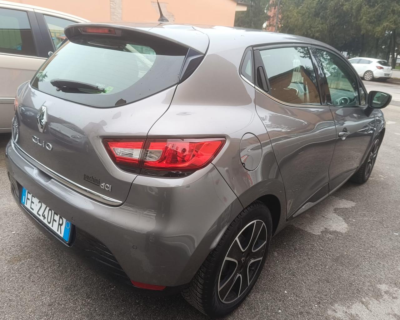 Renault Clio 1.5 dci 75 CV