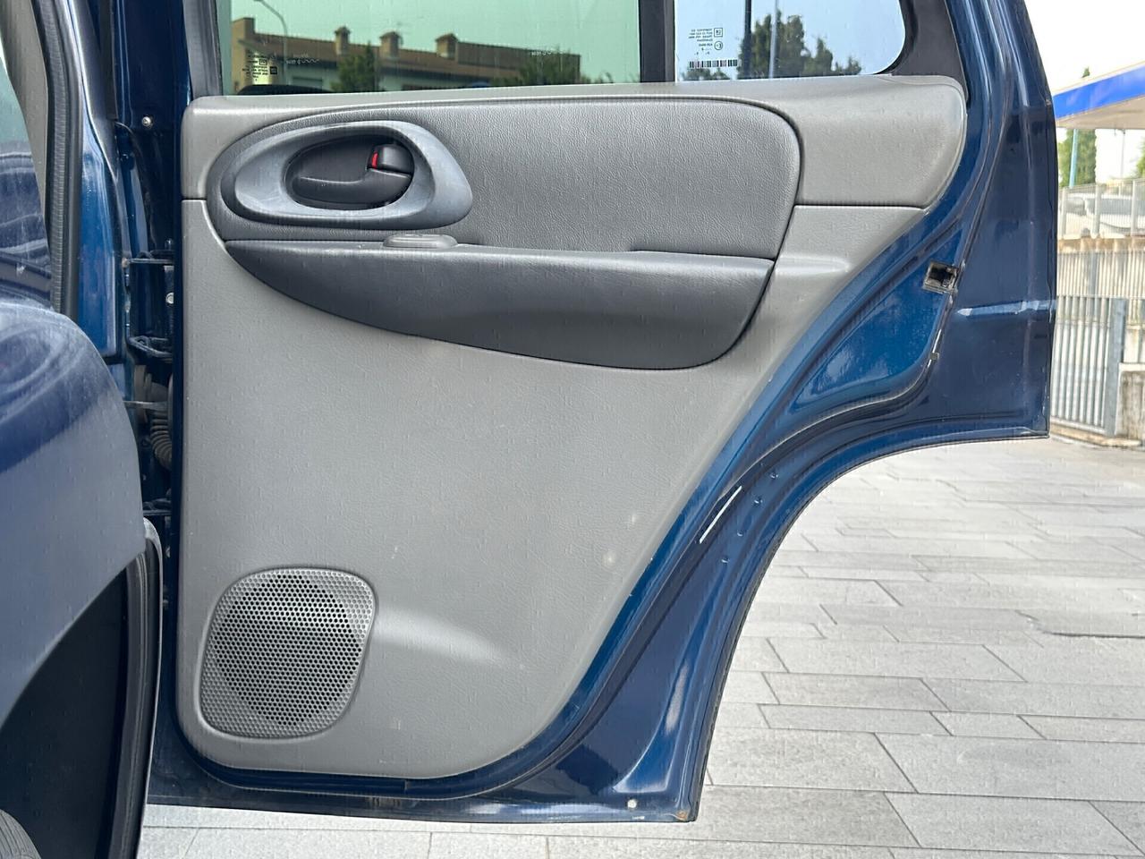 Chevrolet Trailblazer 4.2 L6 LTZ