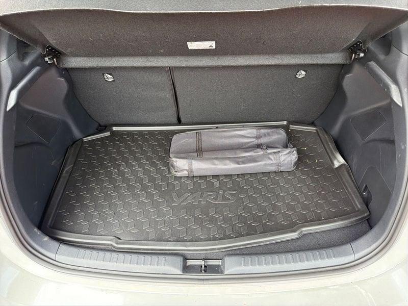 Toyota Yaris Yaris 1.5h 130 Lounge
