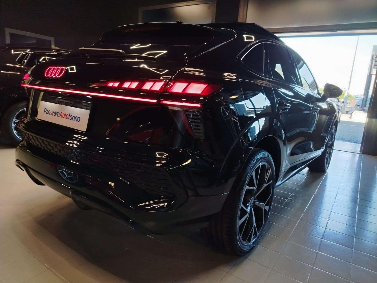 Audi Q3 Q3 Spb 35 2.0 tdi Identity Black s-tronic+ Tetto