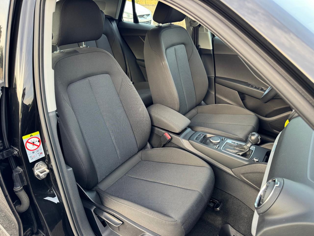Audi Q2 30 TDI S tronic Business Design