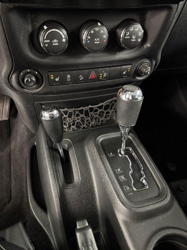 JEEP Wrangler Unlimited 2.8 CRD DPF Sahara Auto E6