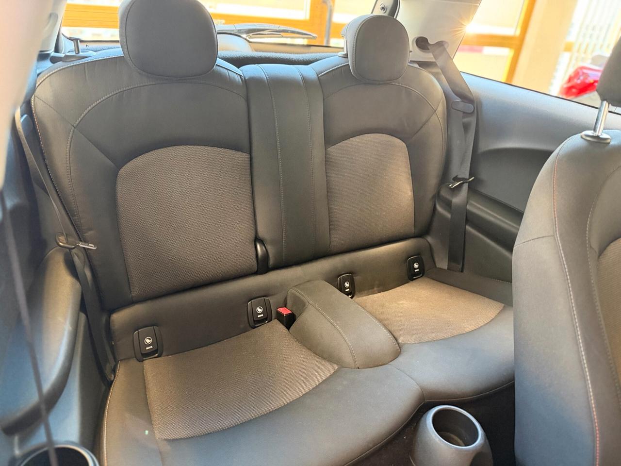 Mini 1.5 Cooper D DISPONIBILE SOLO SU APPUNTAMENTO