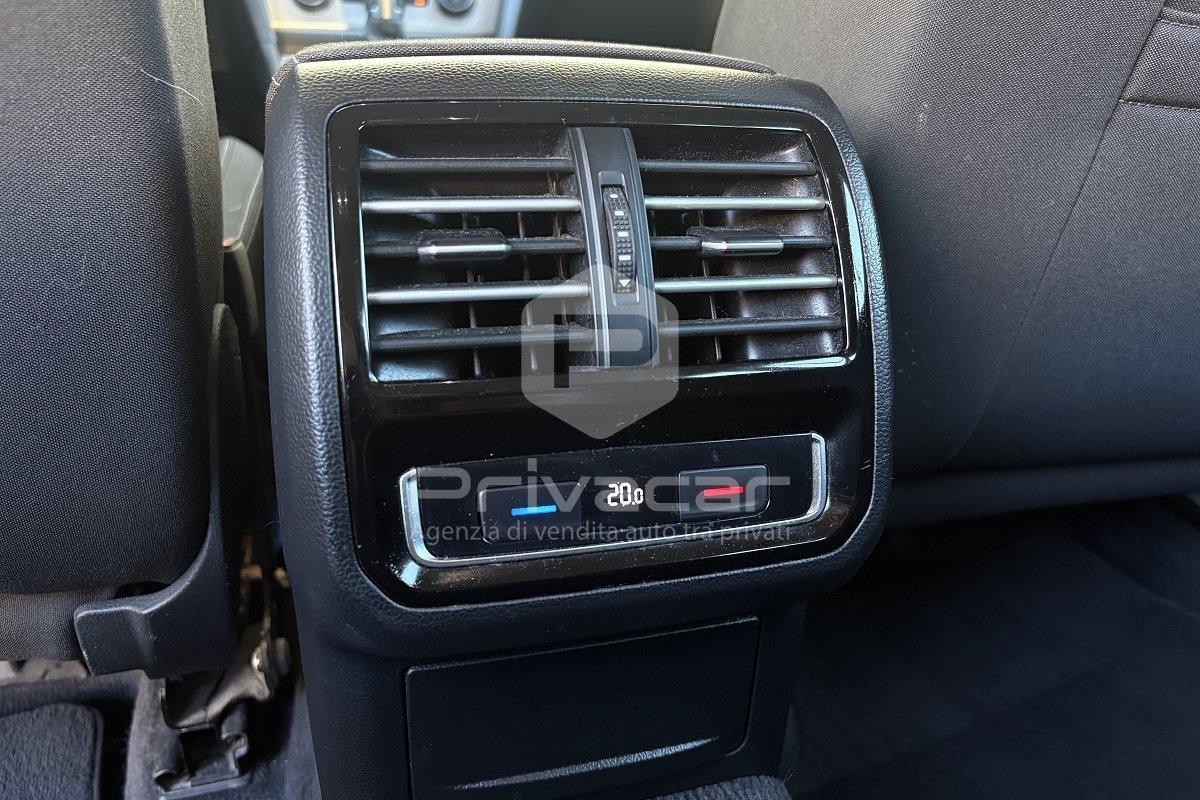 VOLKSWAGEN Passat Variant 1.6 TDI DSG Comfortline BlueMotion Tech.