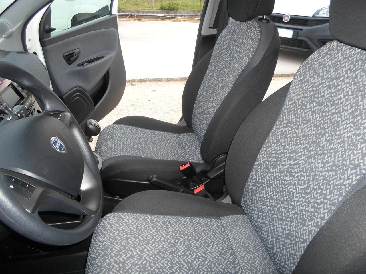 Lancia Ypsilon 1.0 FireFly 5 porte S&S Hybrid Ecochic Gold