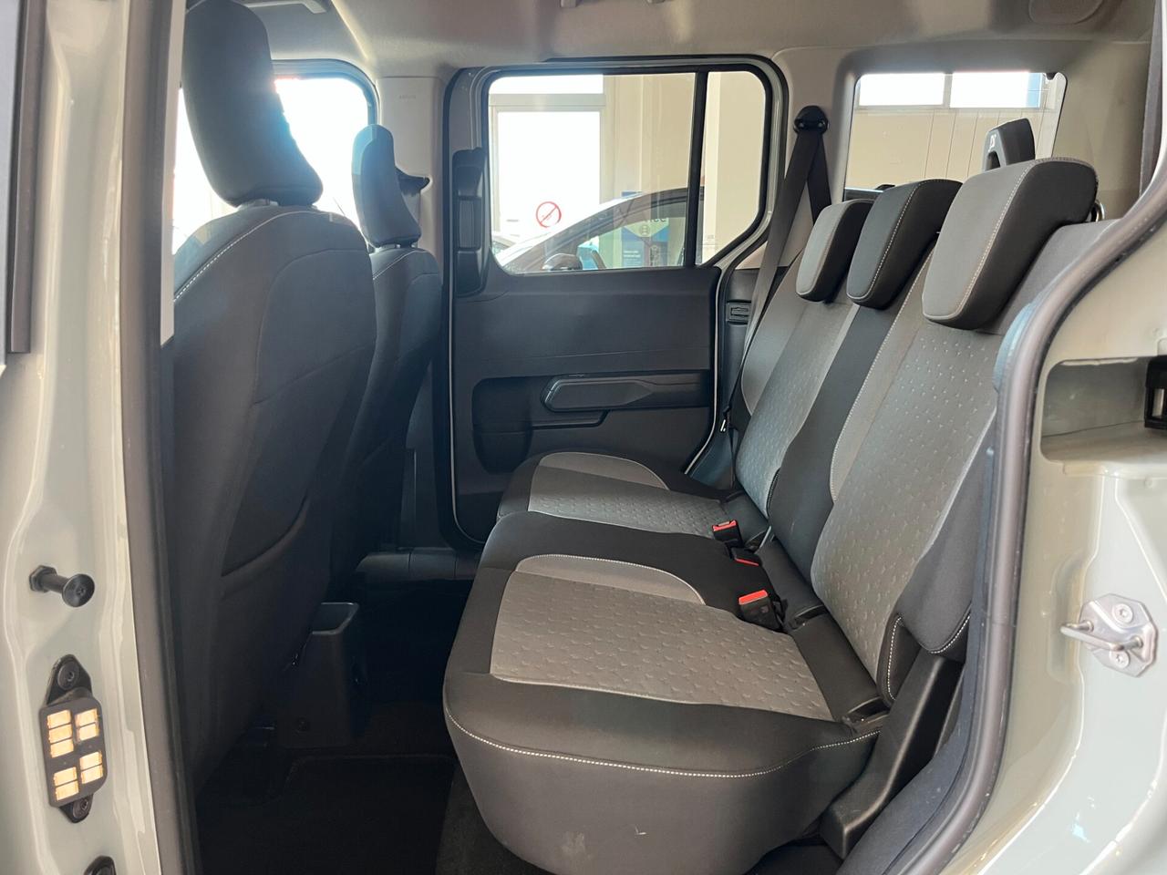 Ford Tourneo Courier Tourneo Courier 1.0 EcoBoost Titanium