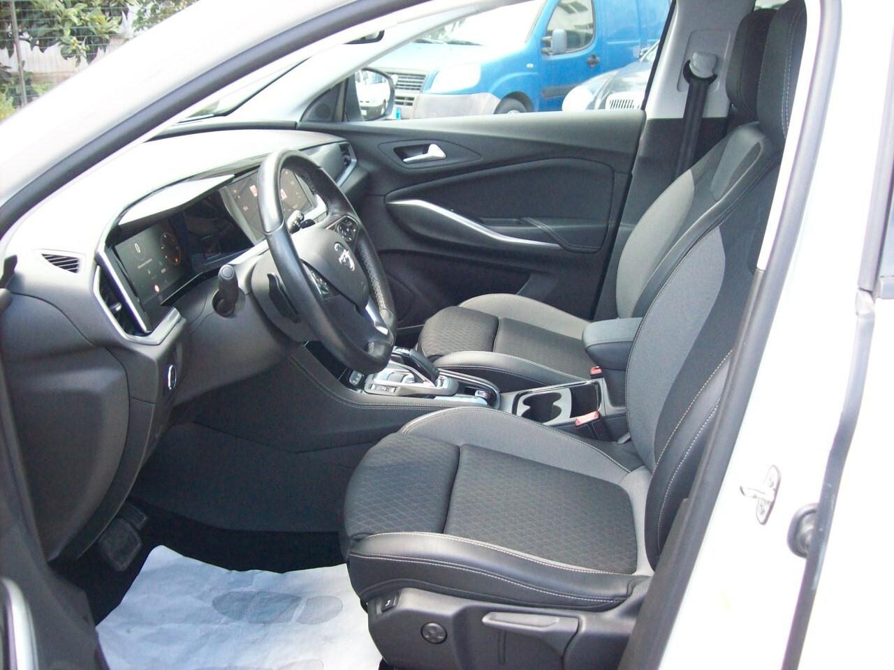 Opel Grandland 1.5 diesel Ecotec 130cv aut. Business Elegance