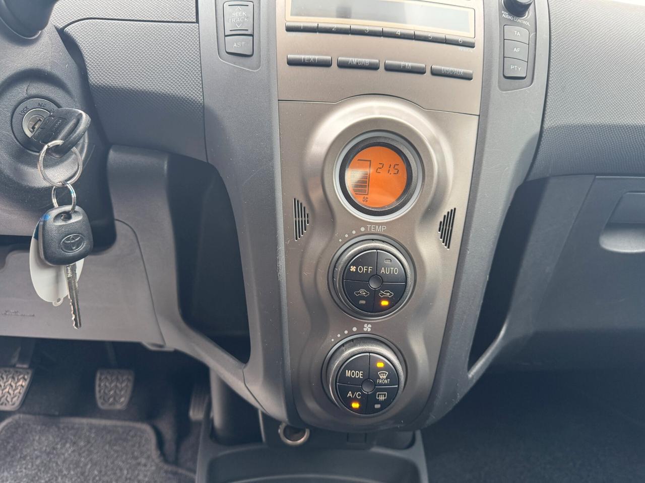 Toyota Yaris 1.0 5 porte Sol