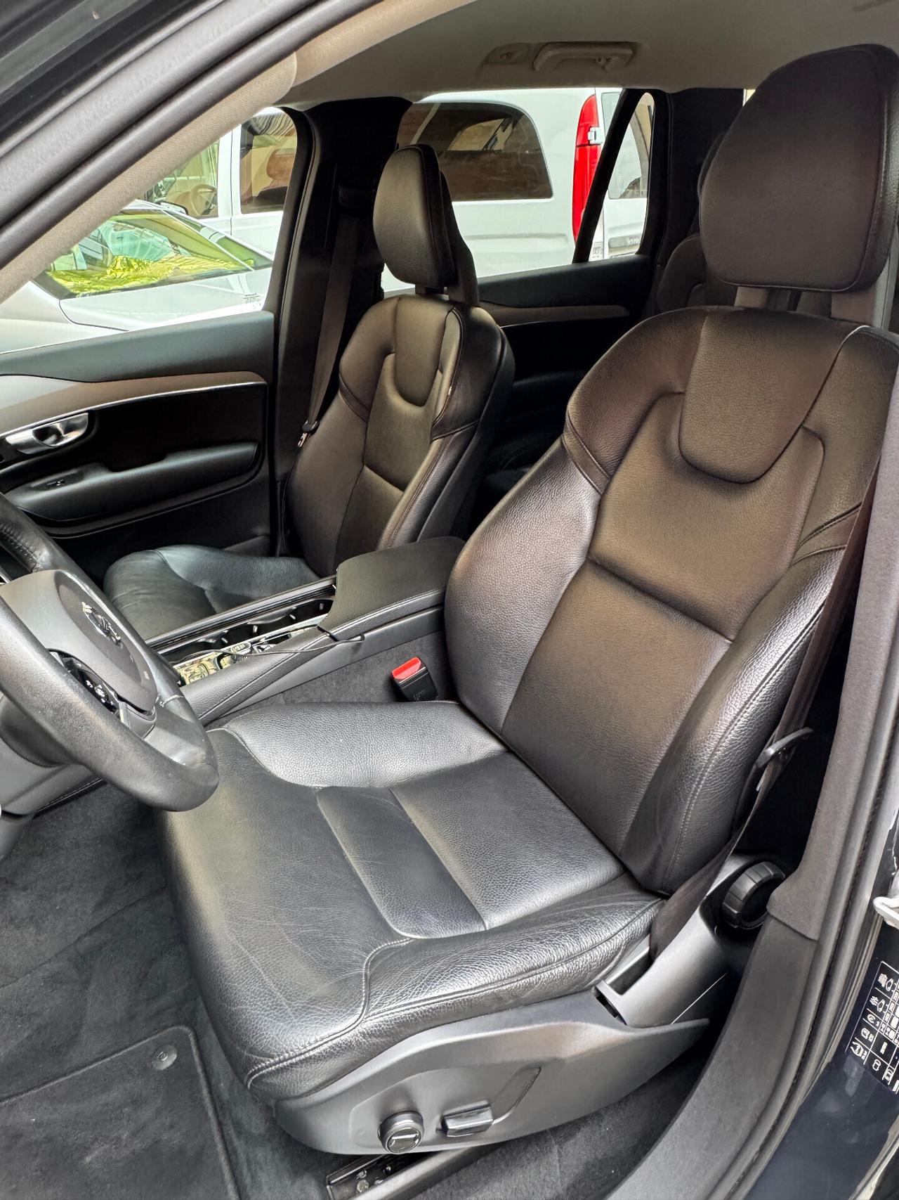 Volvo XC 90 B5 (d) AWD automatico 7 posti Momentum Pro