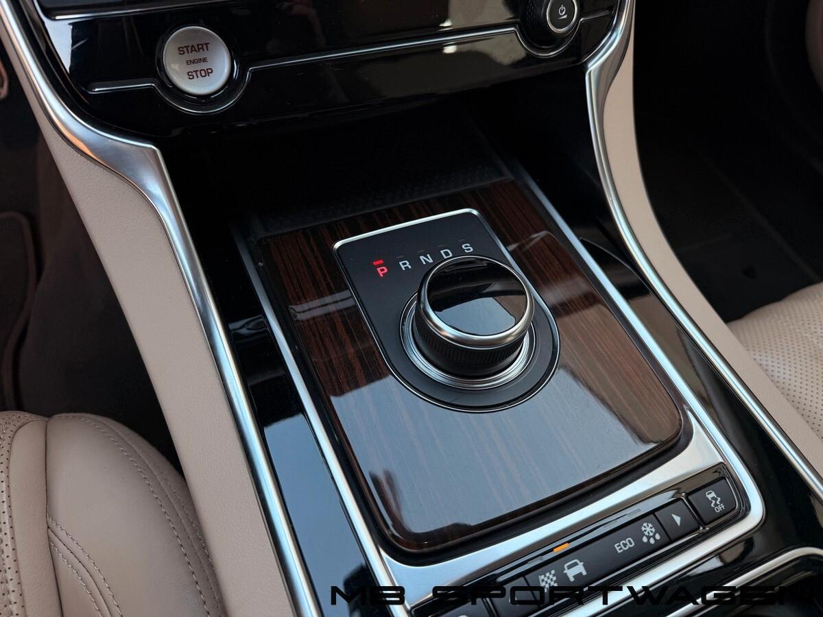 Jaguar XF Sportbrake 2.0 D 180 CV AWD Prestige - PERMUTE