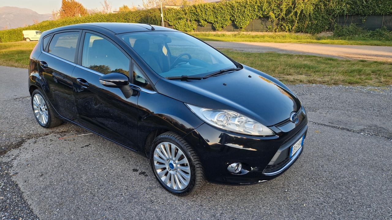Ford Fiesta 1.4 5 porte Bz.- GPL Titanium Top neopatentati
