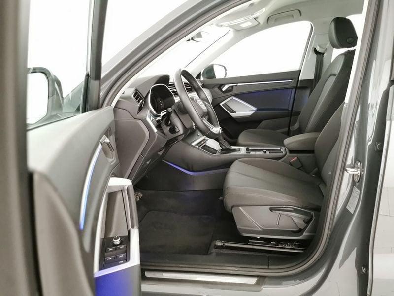 Audi Q3 35 1.5 tfsi Business Advanced s-tronic