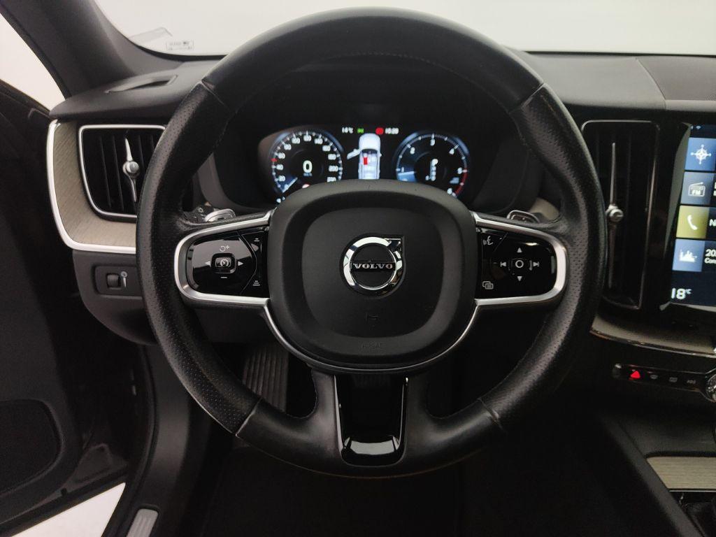 VOLVO XC60 (2017-->) - XC60 D4 AWD Geartronic Inscription