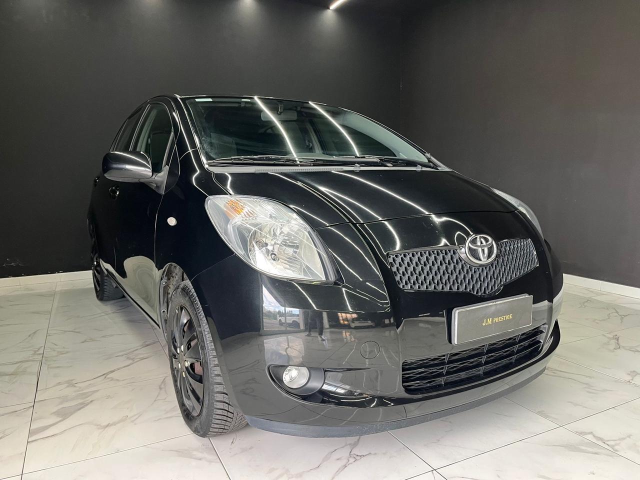 Toyota Yaris 1.3 5 porte Navi OK NEOPATENTATI