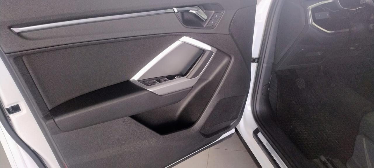Audi Q3 35 TDI quattro Business Advanced