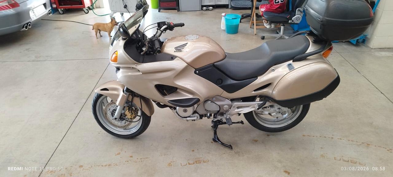 Honda Deauville 650