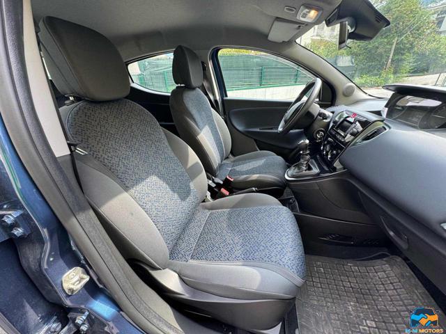 LANCIA Ypsilon 1.0 FireFly 5 porte S&S Hybrid Silver Plus