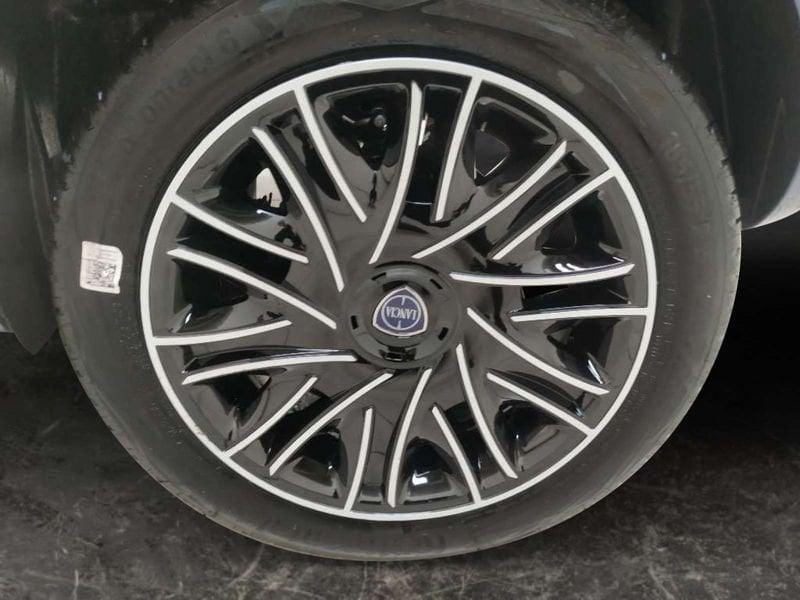 Lancia Ypsilon 1.0 firefly hybrid Oro s&s 70cv