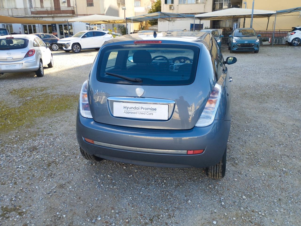 Lancia Ypsilon 1.3 MJT 75 CV Diva