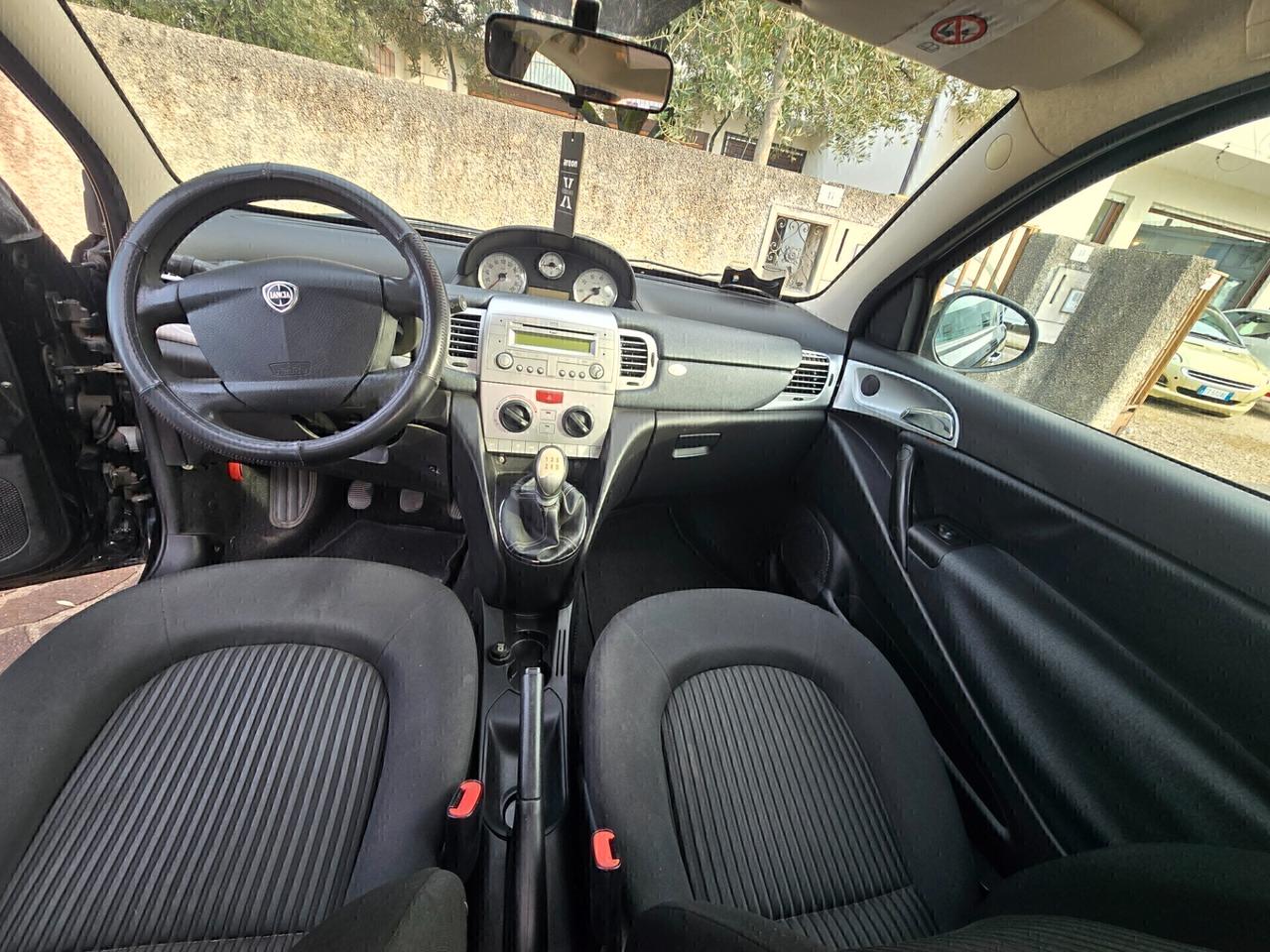 Lancia Ypsilon 1.2BENZ. OK PER NEOPATENTATI UNICO PROPRIETARIO ANNO 2010