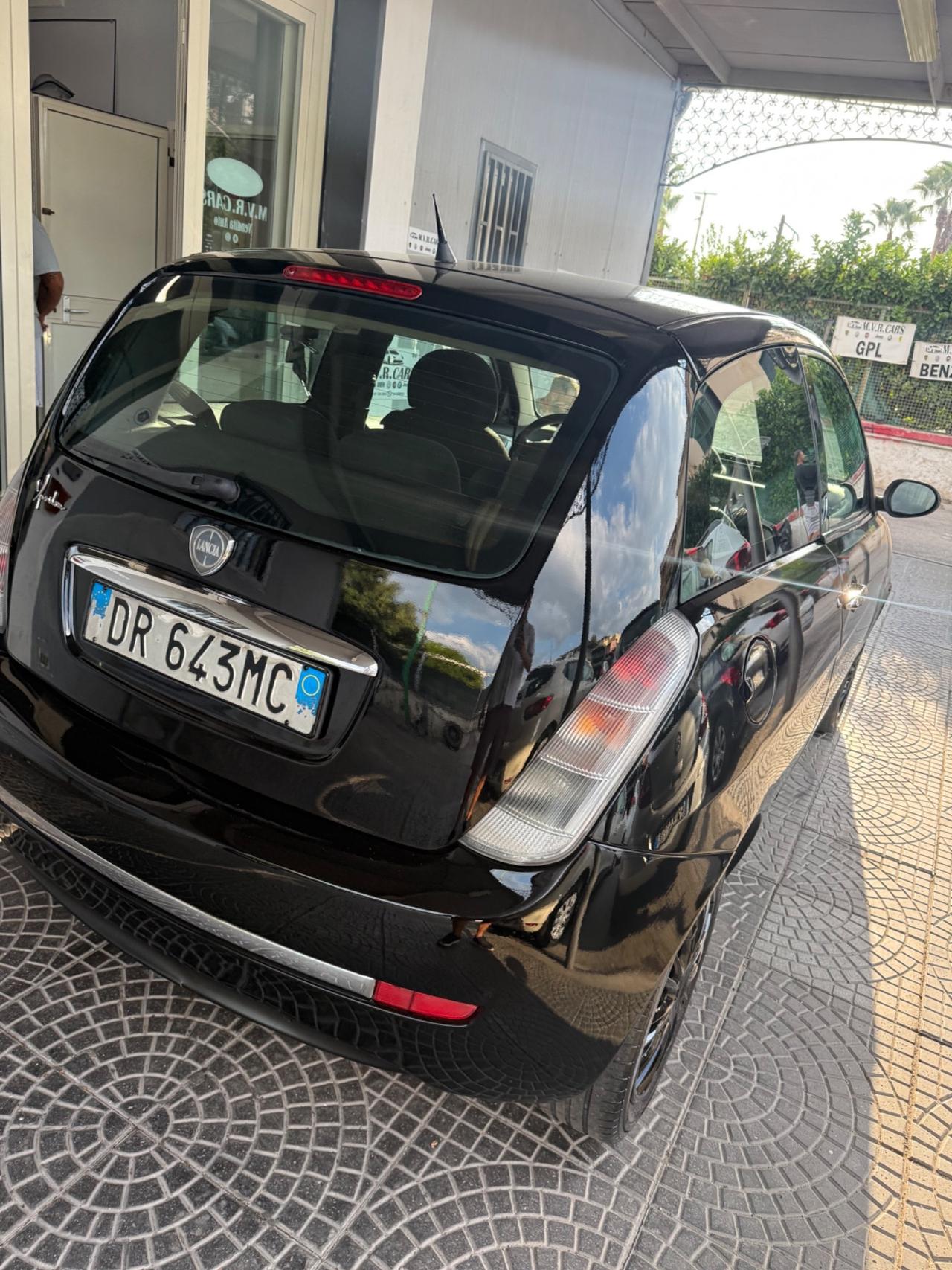 Lancia Ypsilon 1.2 Argento