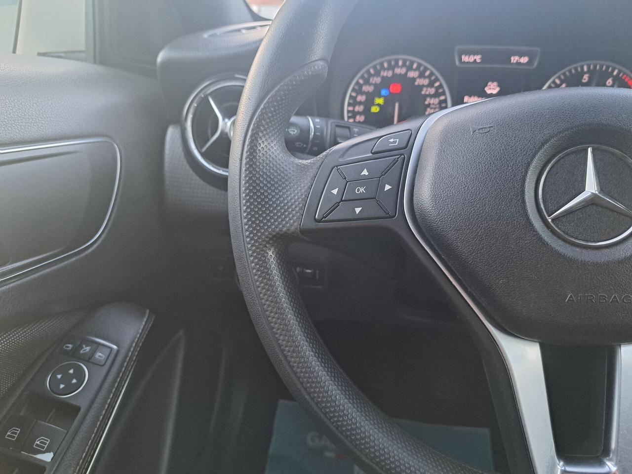Mercedes-benz Premium 1.6 BENZ ,122 CV/ EURO 6 / OK NEOPATENTATI