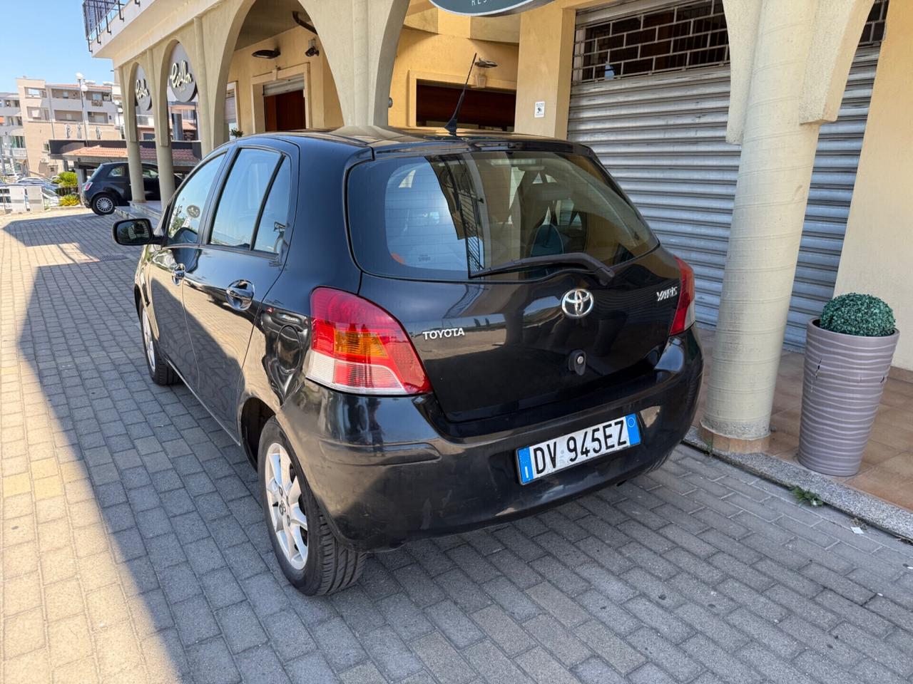 Toyota Yaris 5 porte benzina Unipro pochi km