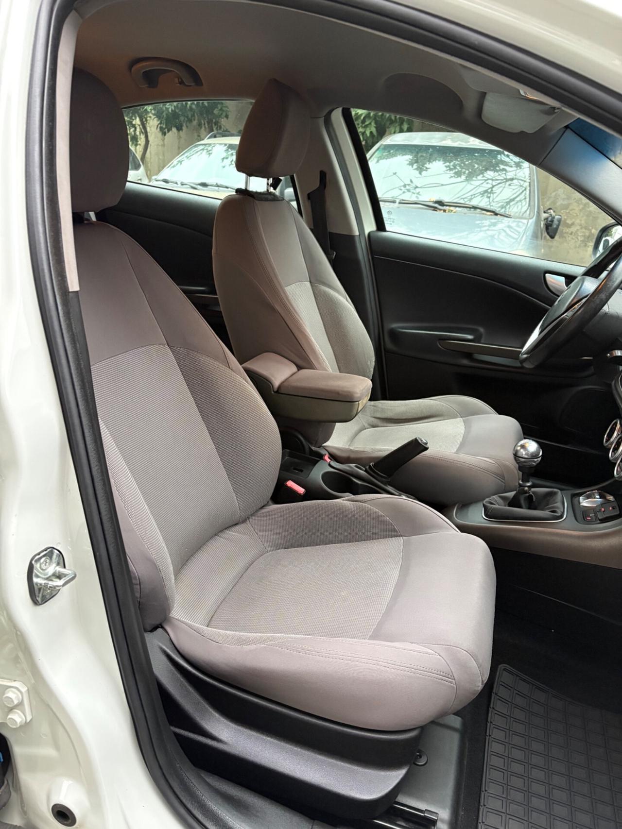 Alfa Romeo Giulietta 1.6 MJT 105cv splendente