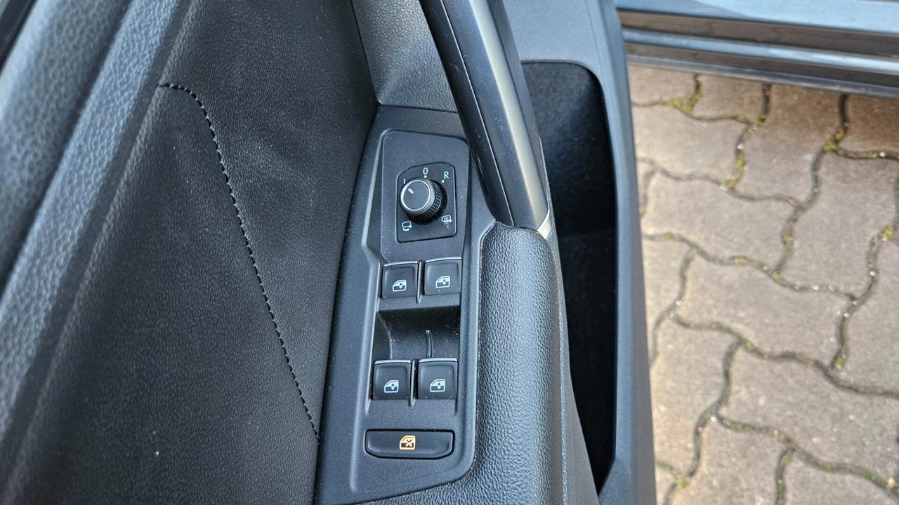 Volkswagen Tiguan 2.0 tdi Executive 4motion 150cv dsg ACC-PELLE-TETTO-CAM