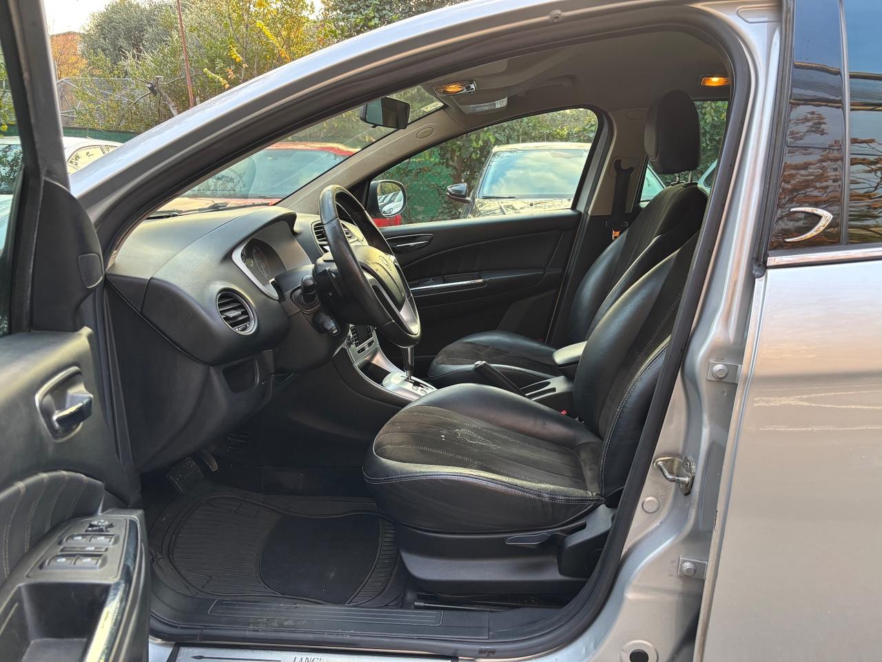 Lancia Delta 1.6 MJT AUTOMATICA Platinum ok Neopatentati