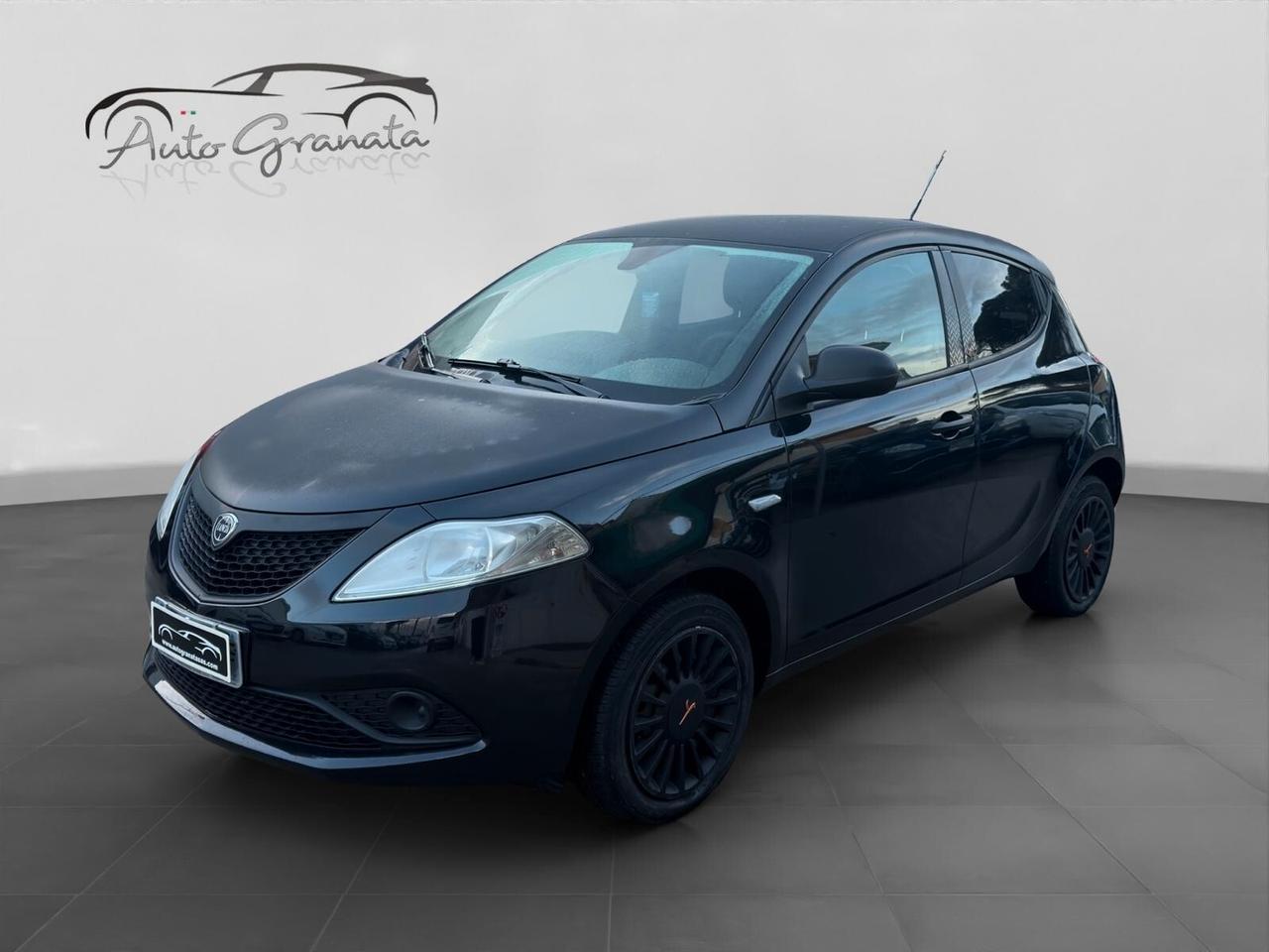 Lancia Ypsilon 1.2 69cv GPL Ecochic Black and Noir