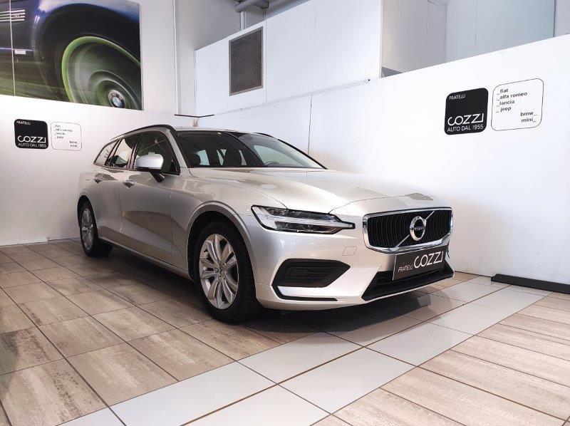 VOLVO V60 (2018-->) - V60 B4 (d) Geartronic Momentum Business