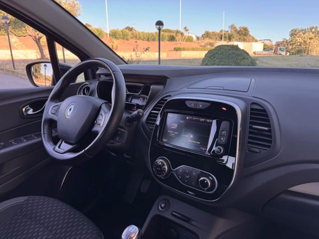 RENAULT Captur DCI 90CV NAVI+RCAM+BICOLOR+17'+2PDC+KEYLESS